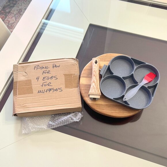Brand New 4-Separate-Egg Frying Pan! Great for Burger Toppers! - Picture 1 of 7